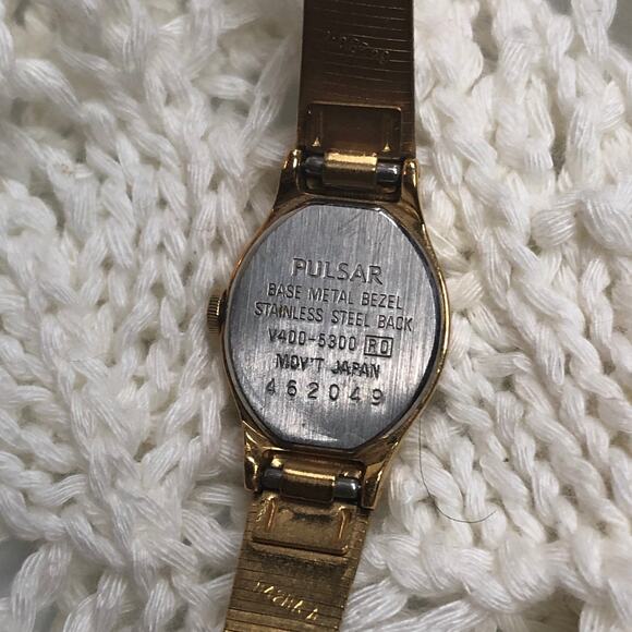 FOR PARTS Vintage Pulsar Ladies Gold Tone Wrist Watch - Doesn't Run - Picture 6 of 10